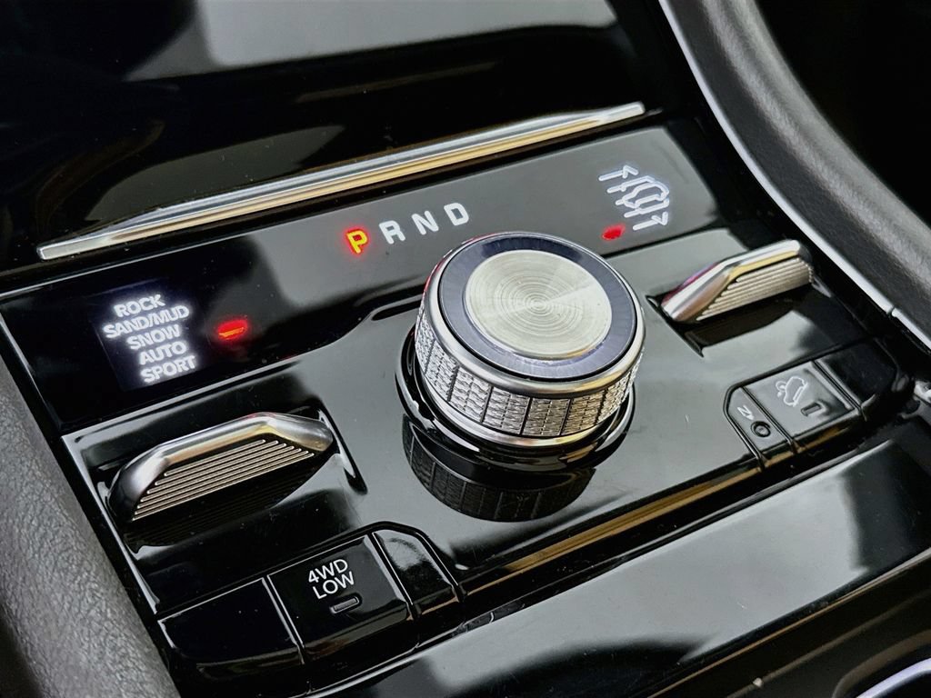 Used 2023 Jeep Grand Cherokee Summit AWD/4WD image 11