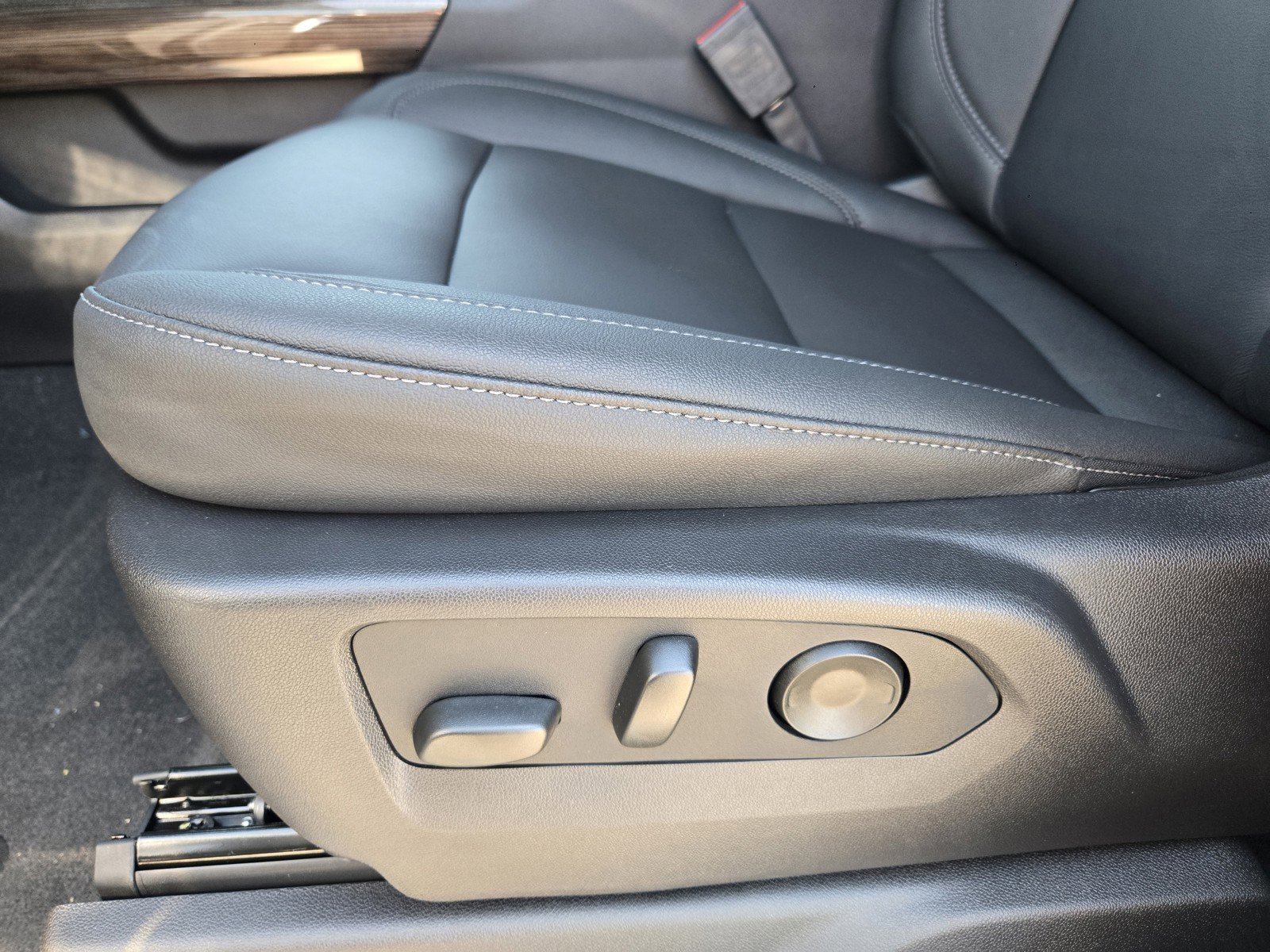 New 2026 Chevrolet Silverado 1500 LT Trail Boss w/ Convenience Package II image 18