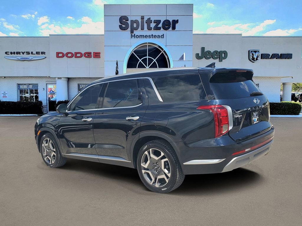 Used 2023 Hyundai Palisade Limited w/ Cargo Package AWD/4WD image 3