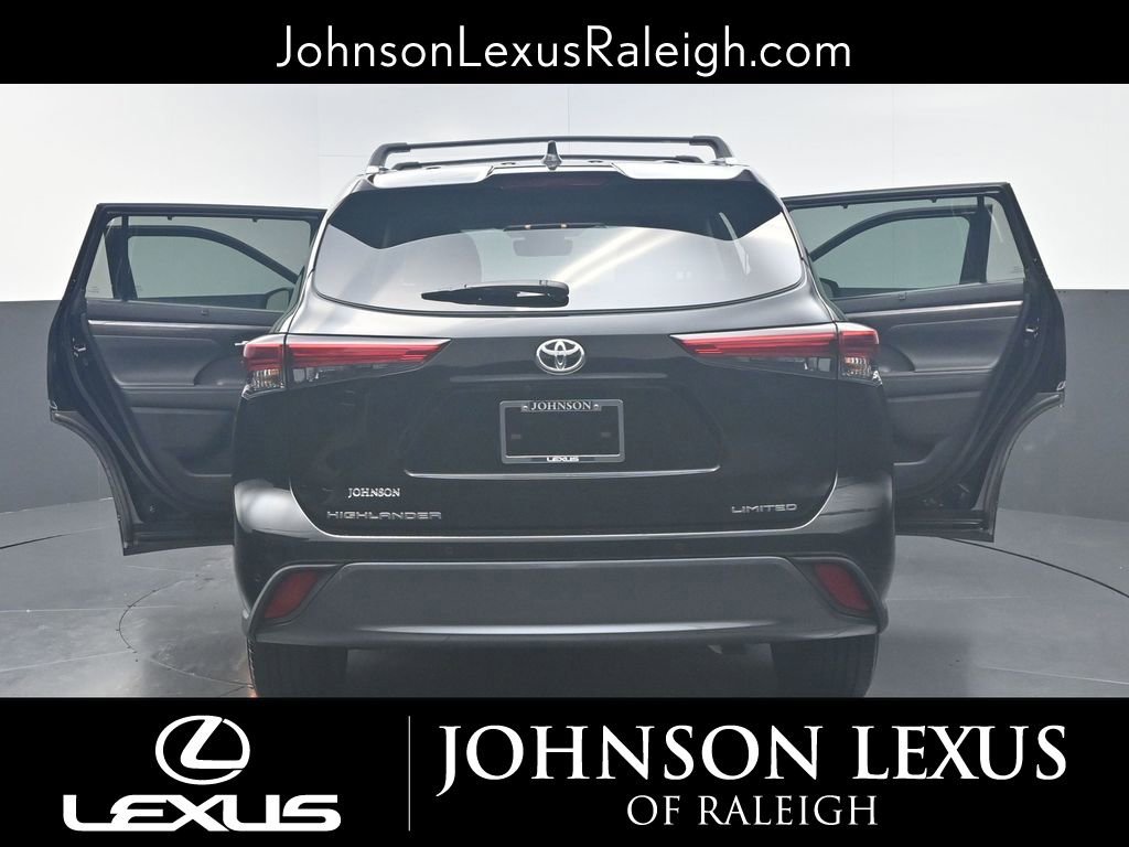 Used 2021 Toyota Highlander Limited image 26