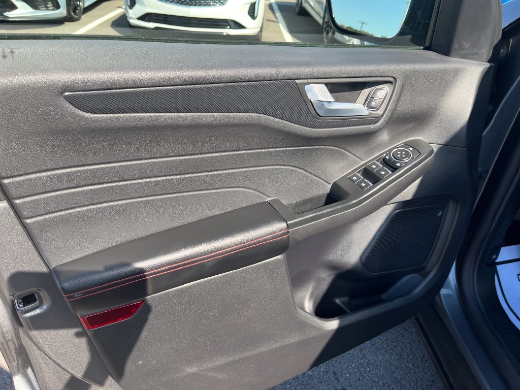 Used 2025 Ford Escape ST-Line AWD/4WD image 11