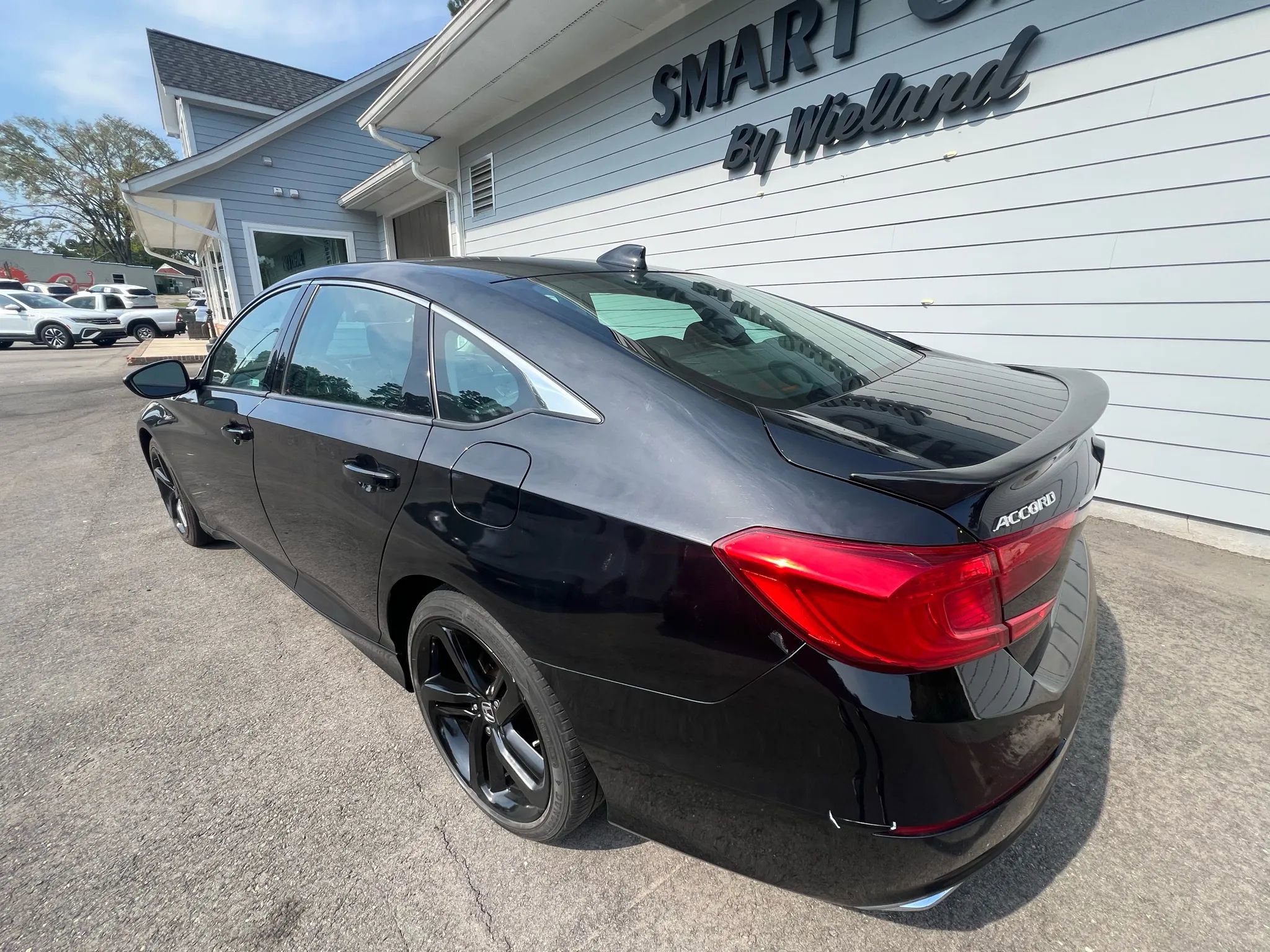 Used 2019 Honda Accord LX image 3