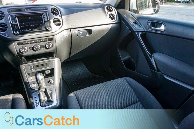 Used 2017 Volkswagen Tiguan Limited w/ Premium Package image 25