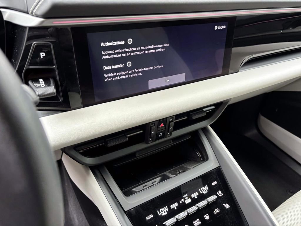 Certified 2025 Porsche Macan 4S Electric image 25