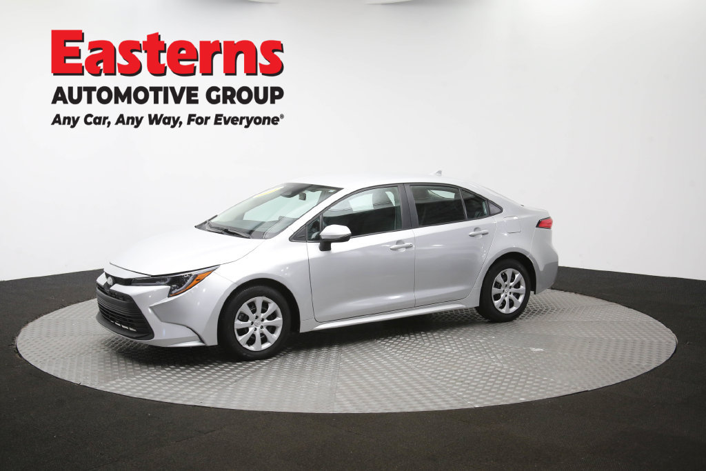 Used 2025 Toyota Corolla LE FWD image 58