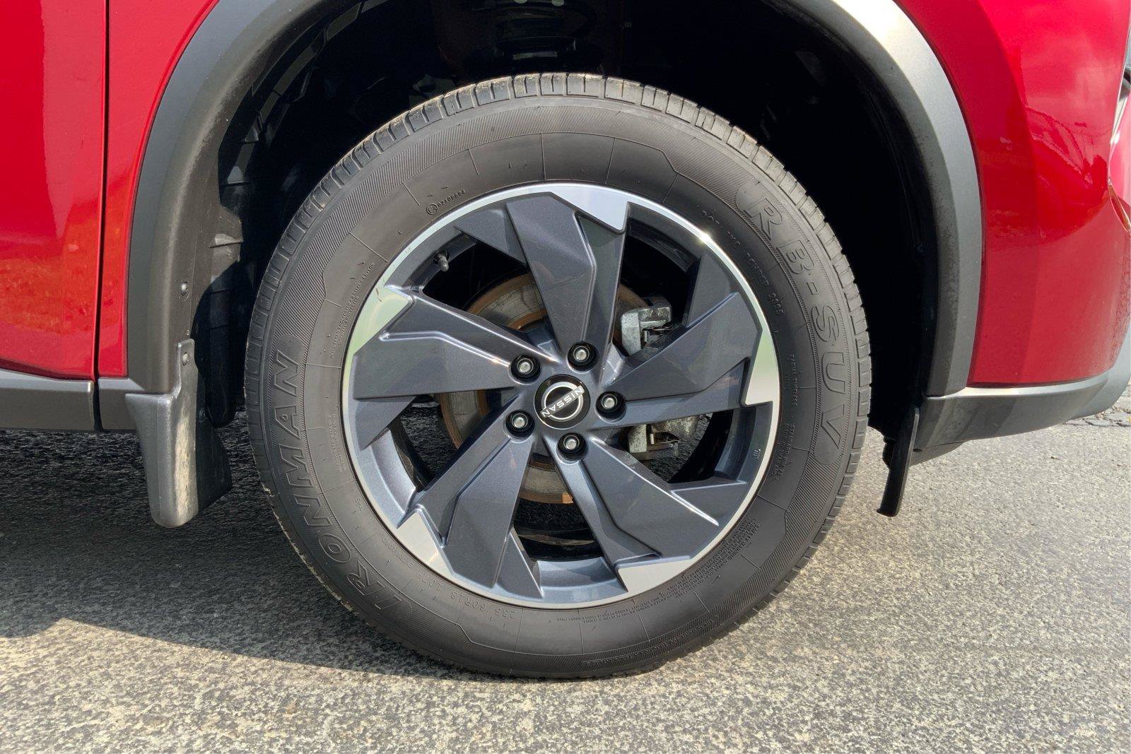 Used 2025 Nissan Rogue SV AWD/4WD image 25