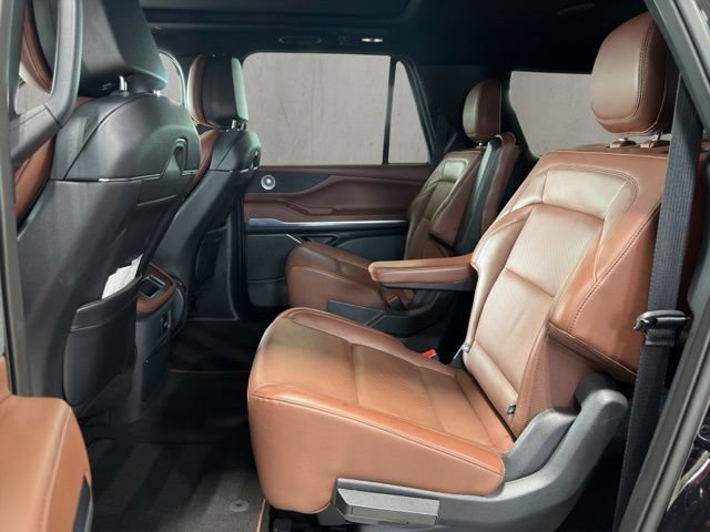 Used 2025 Lincoln Navigator L Reserve AWD/4WD image 9