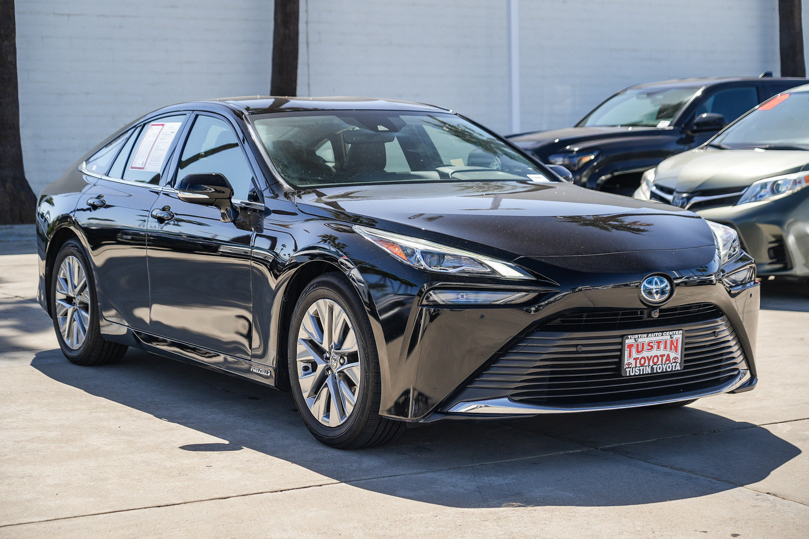 Certified 2022 Toyota Mirai w/ Advanced Technology Package RWD image 5
