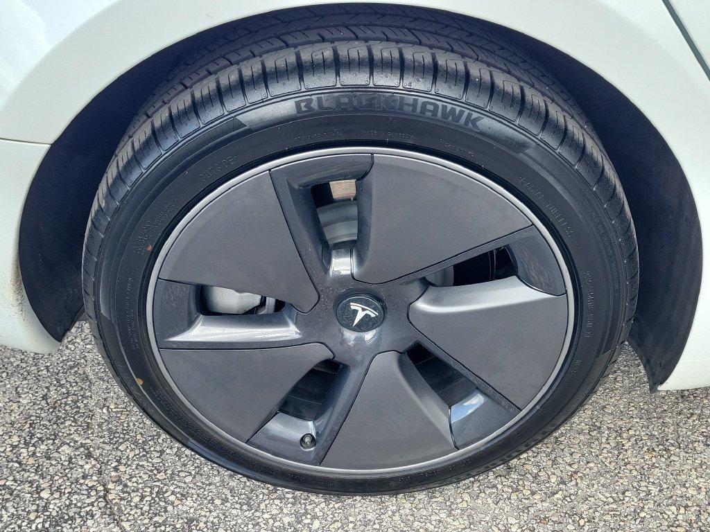 Used 2023 Tesla Model 3 Standard Range RWD image 5