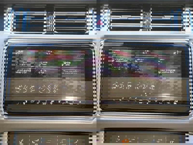 Used 2019 Land Rover Range Rover HSE image 16