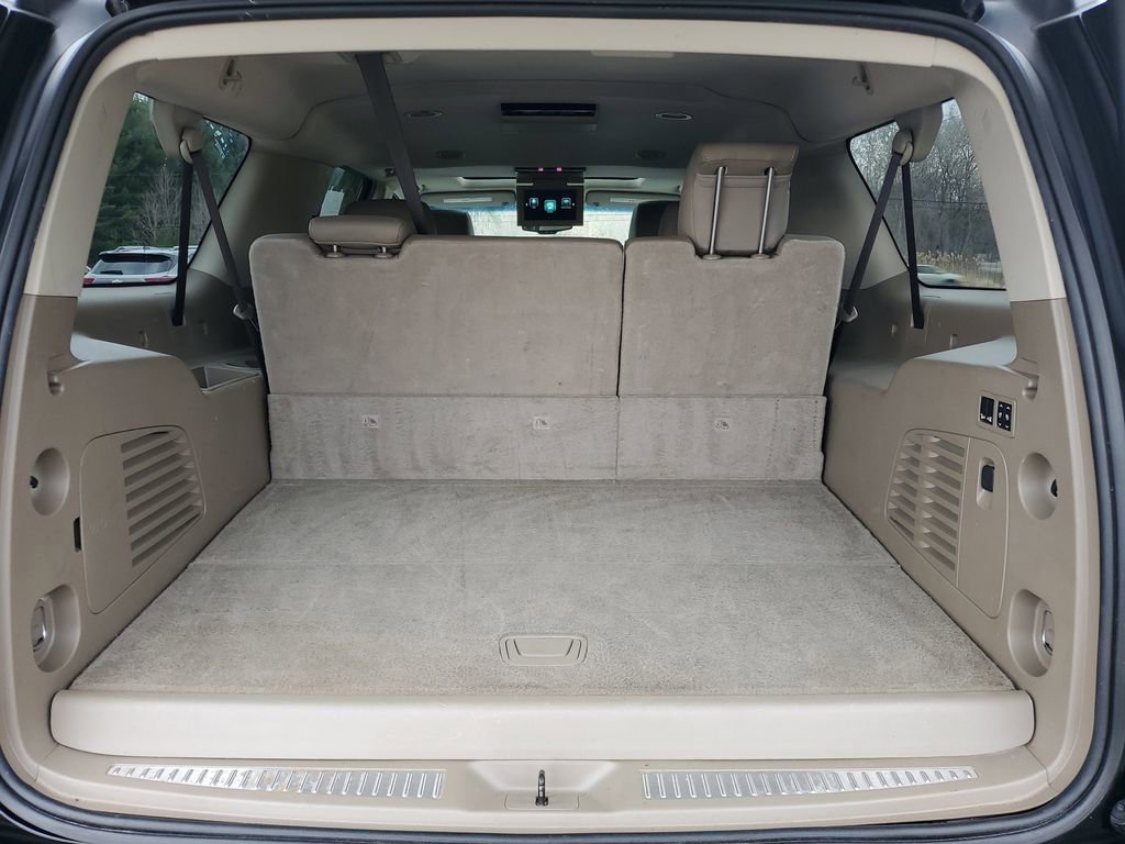 Used 2019 Chevrolet Suburban Premier image 36