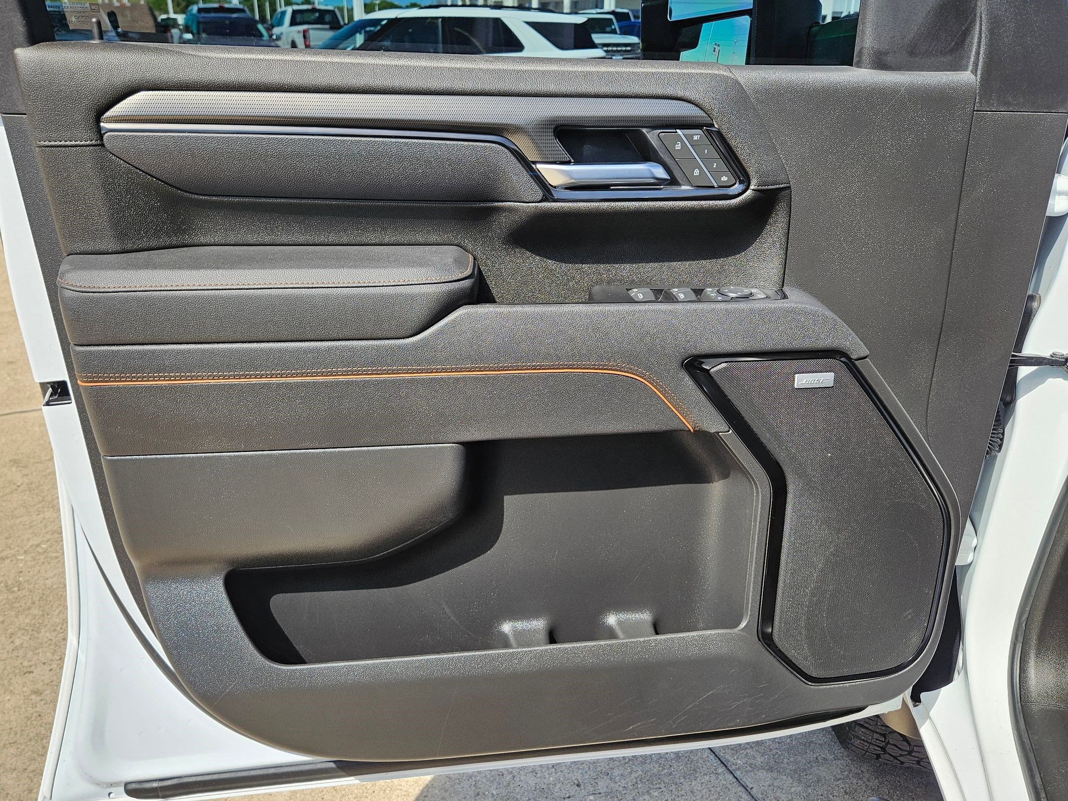 Used 2025 GMC Sierra 2500 AT4 image 13