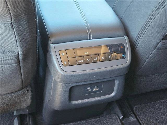 Used 2024 Nissan Pathfinder SV w/ SV Premium Package image 18