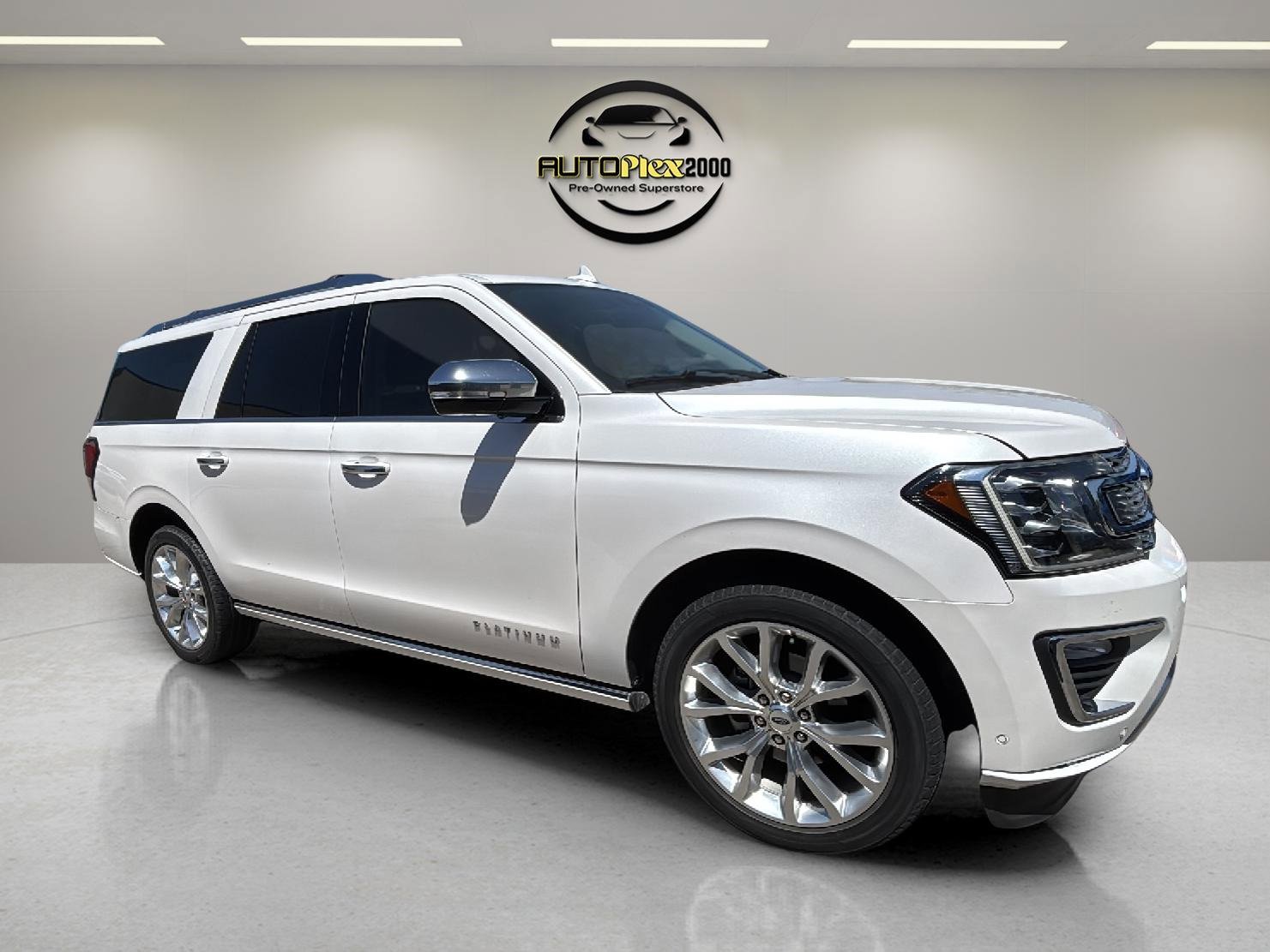 Used 2019 Ford Expedition Max Platinum image 2