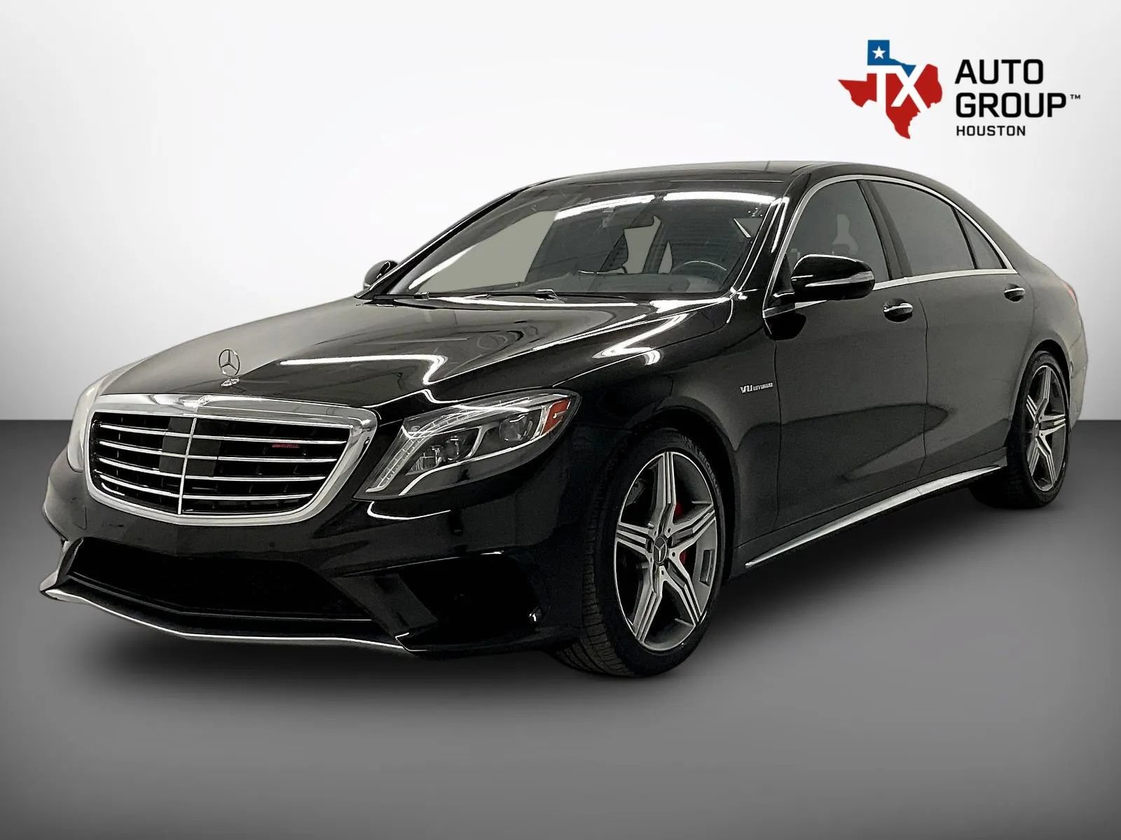 Used 2016 Mercedes-Benz S 63 AMG 4MATIC Sedan w/ Driver Assistance Package image 4