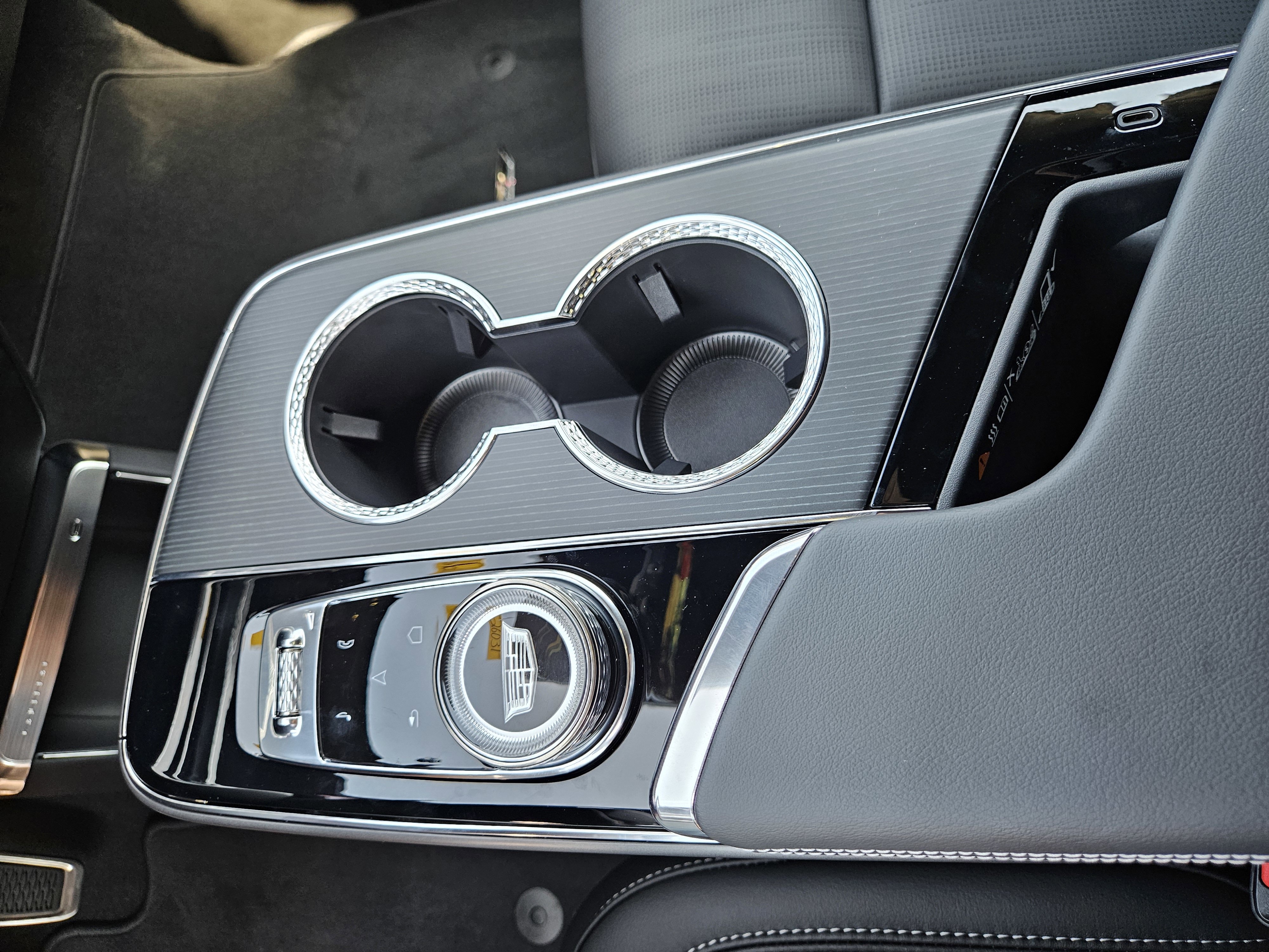 New 2026 Cadillac Lyriq V image 30