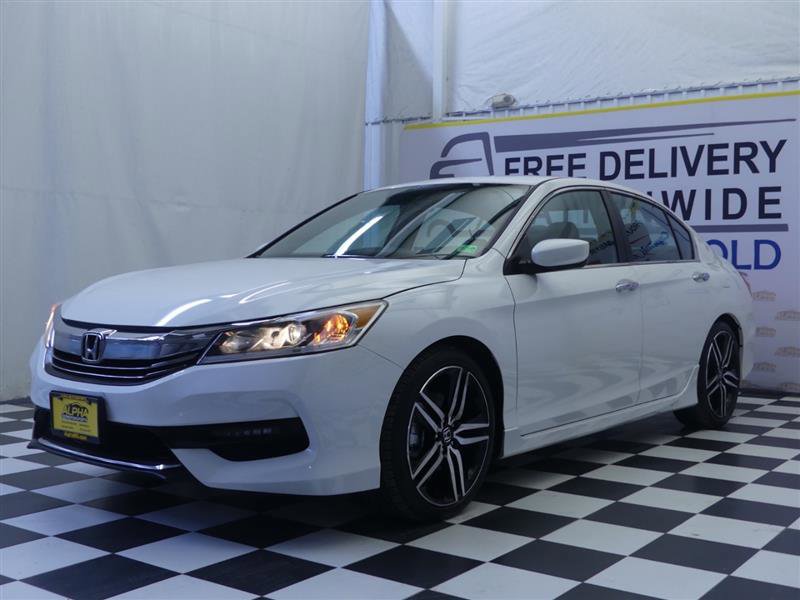 Used 2017 Honda Accord Sport image 4