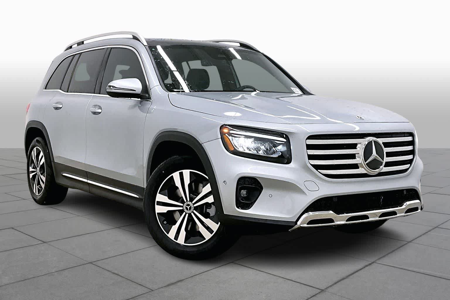 Used 2026 Mercedes-Benz GLB 250 image 2