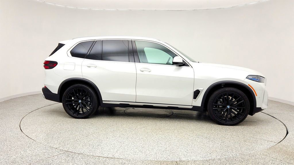 Used 2025 BMW X5 xDrive40i AWD/4WD image 4