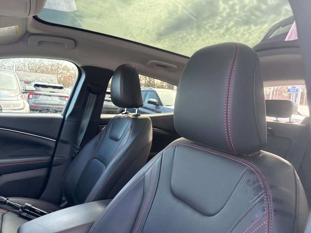 Used 2025 Ford Mustang Mach-E Premium w/ Sport Appearance Package image 26