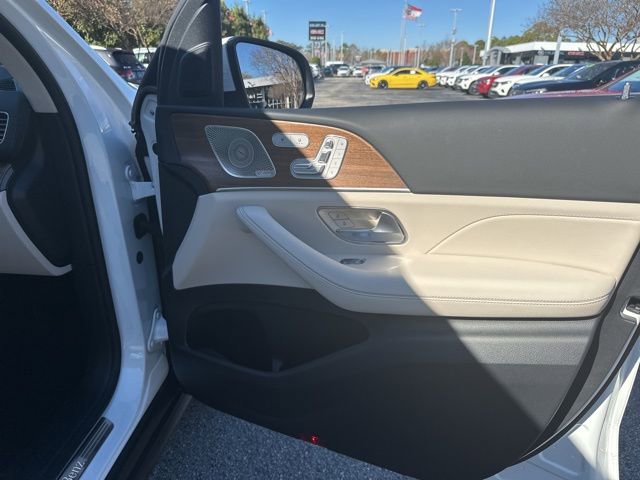 Certified 2025 Mercedes-Benz GLS 450 4MATIC image 39