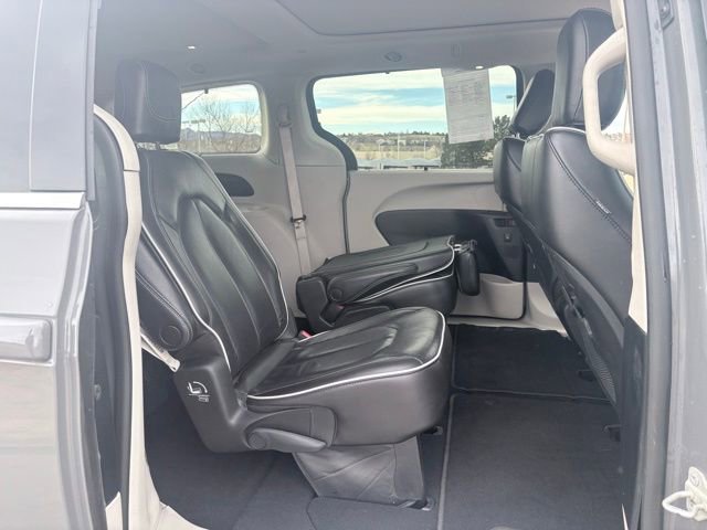 Used 2023 Chrysler Pacifica Limited image 26