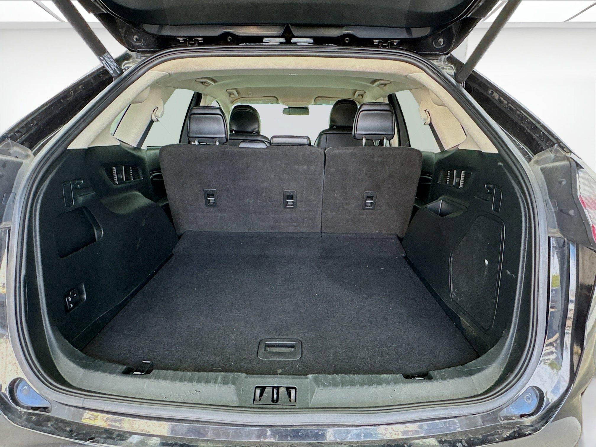 Used 2019 Ford Edge Titanium image 18