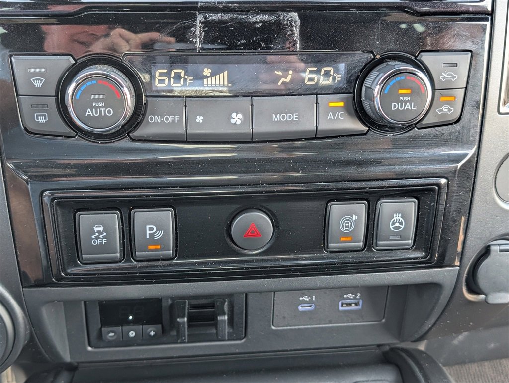 Used 2020 Nissan Titan PRO-4X w/ Pro-4x Convenience Package image 17