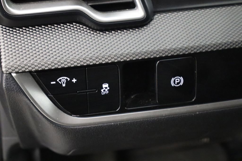 Used 2024 Kia Sportage LX image 23