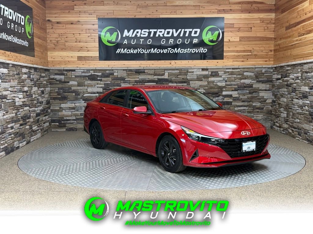 Used 2023 Hyundai Elantra SEL w/ Preferred Accessory Package image 1