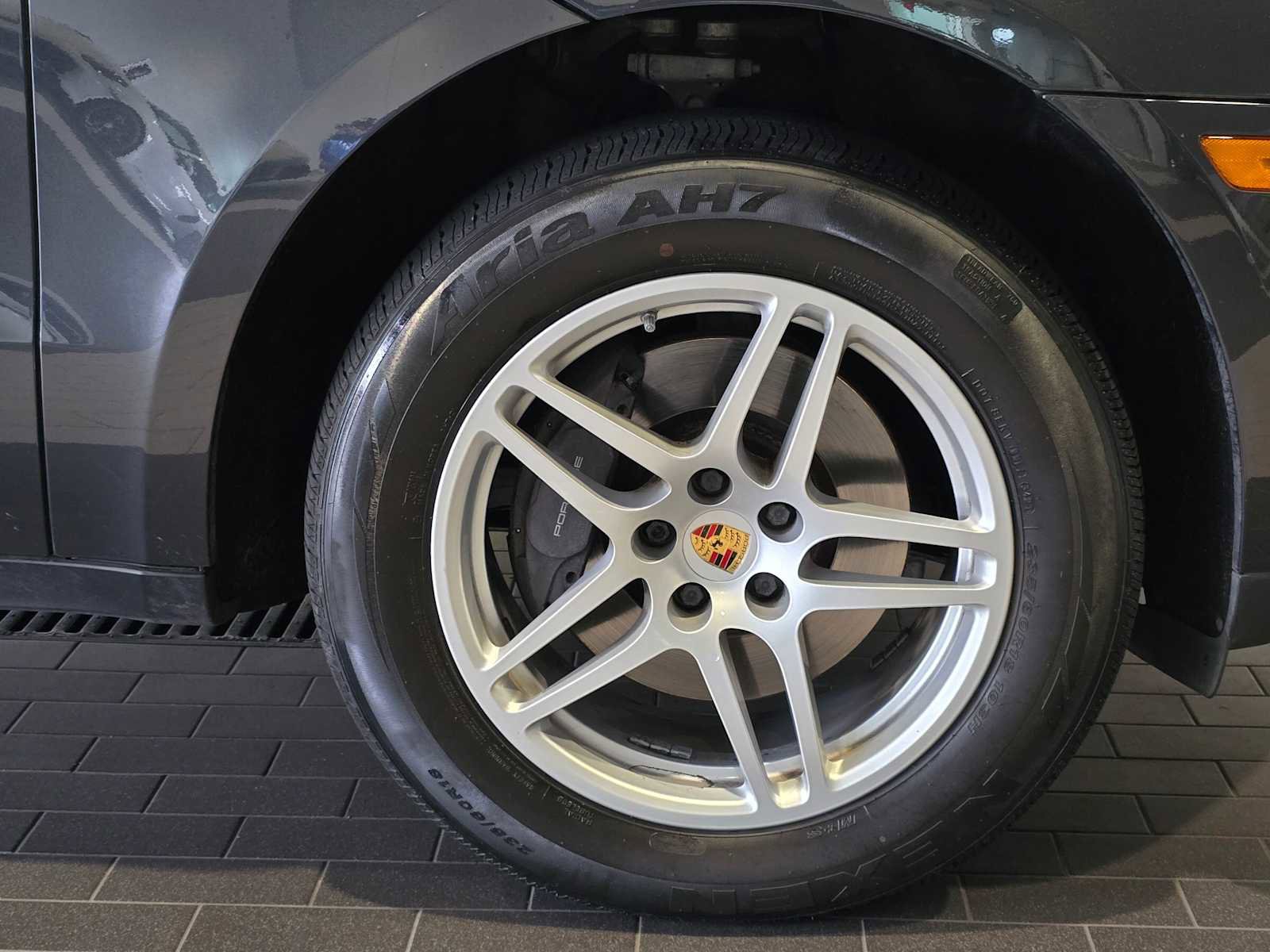 Used 2018 Porsche Macan image 9