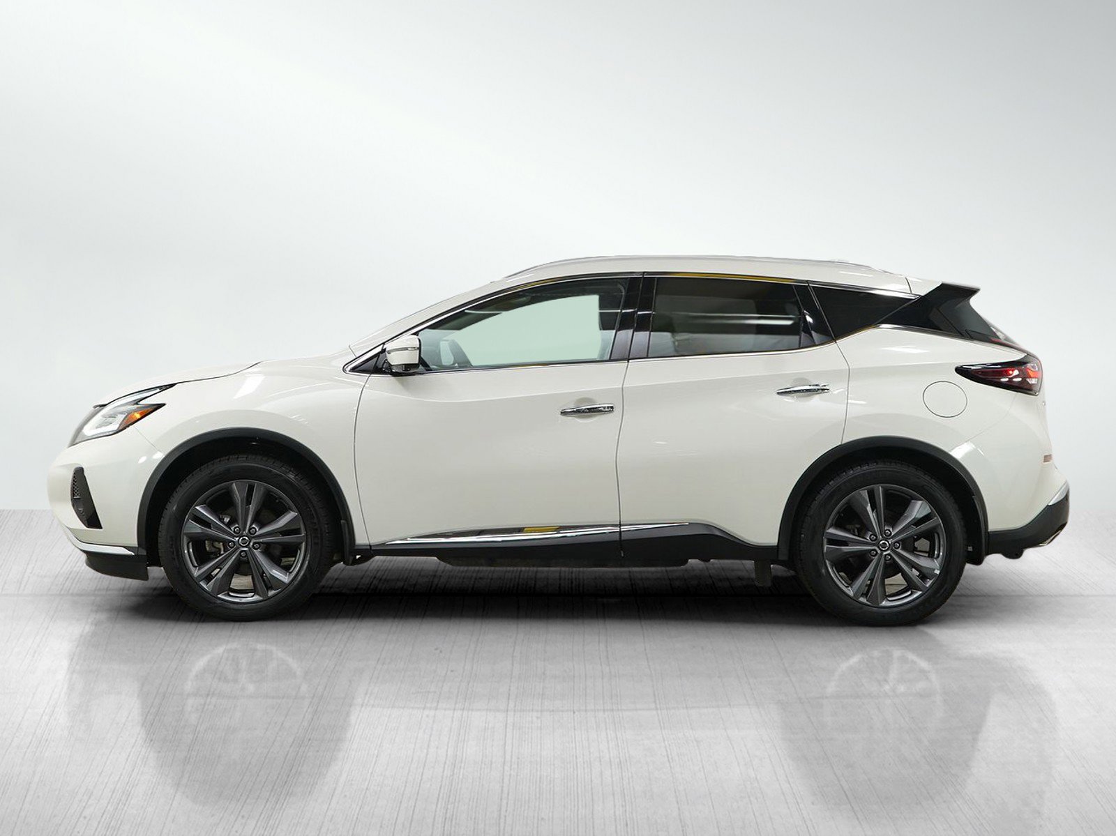 Used 2020 Nissan Murano Platinum w/ Cargo Package AWD/4WD image 2