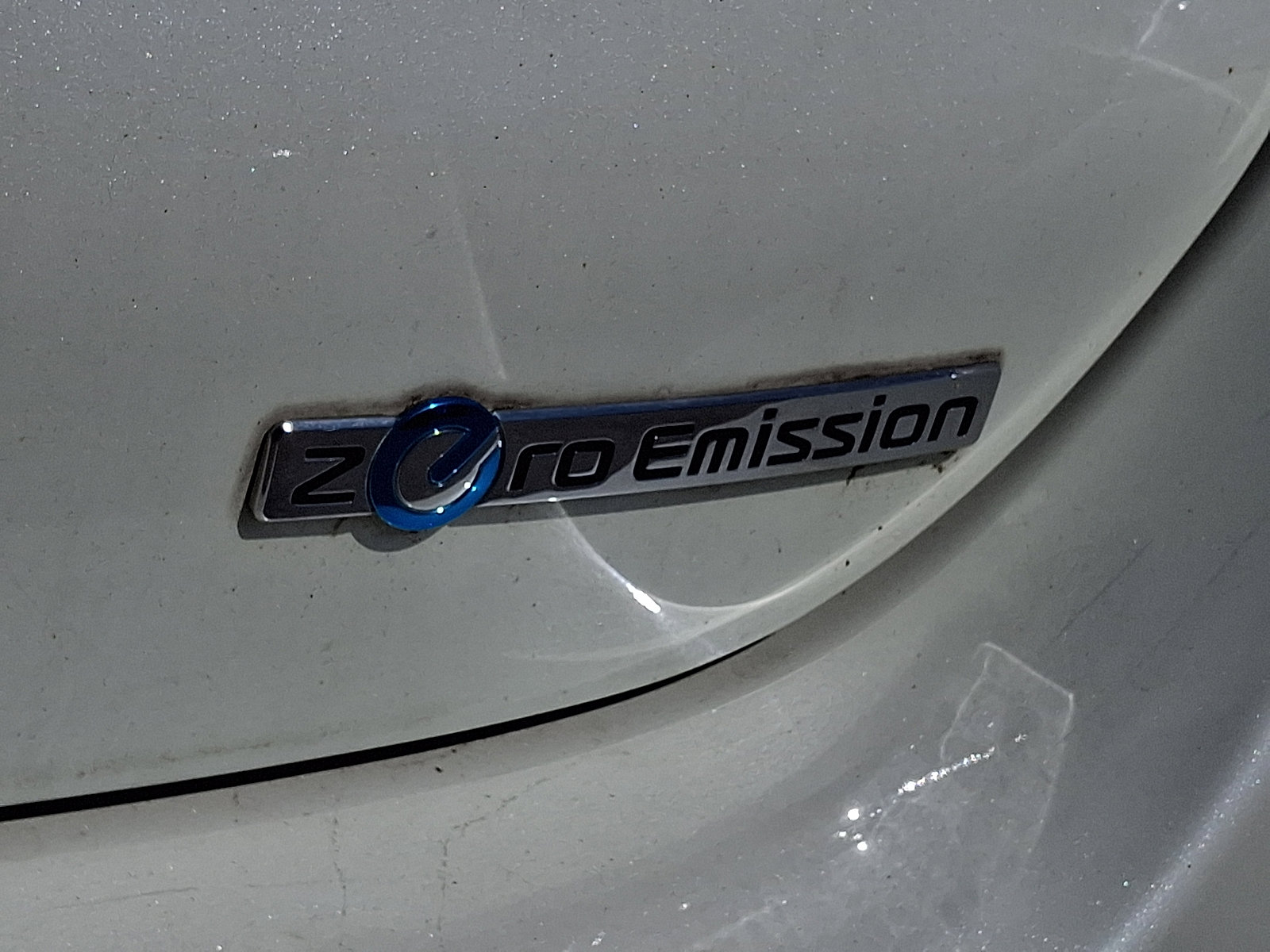 Used 2012 Nissan Leaf SL FWD image 4
