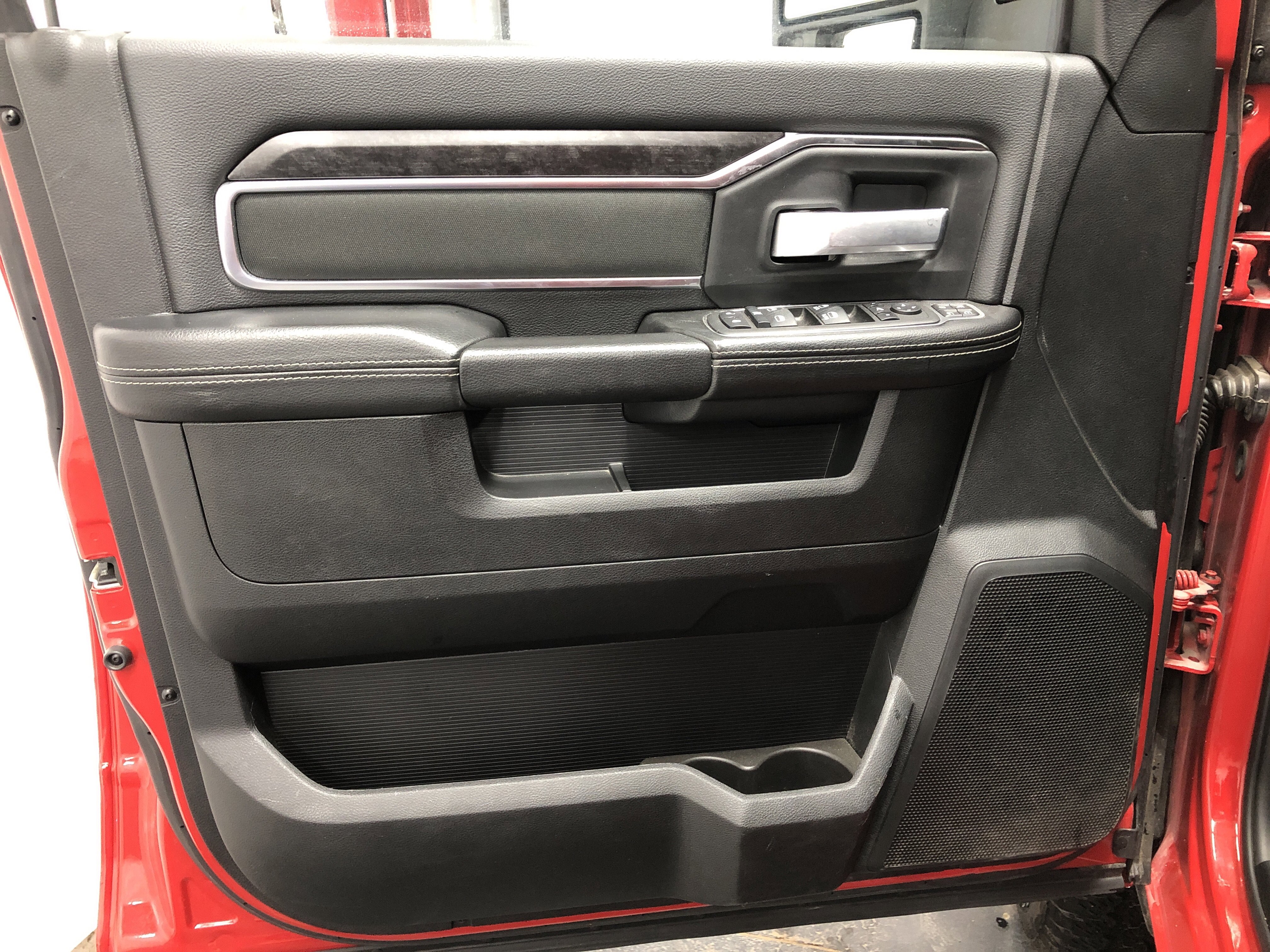 Certified 2024 RAM 2500 Big Horn w/ Night Edition AWD/4WD image 18