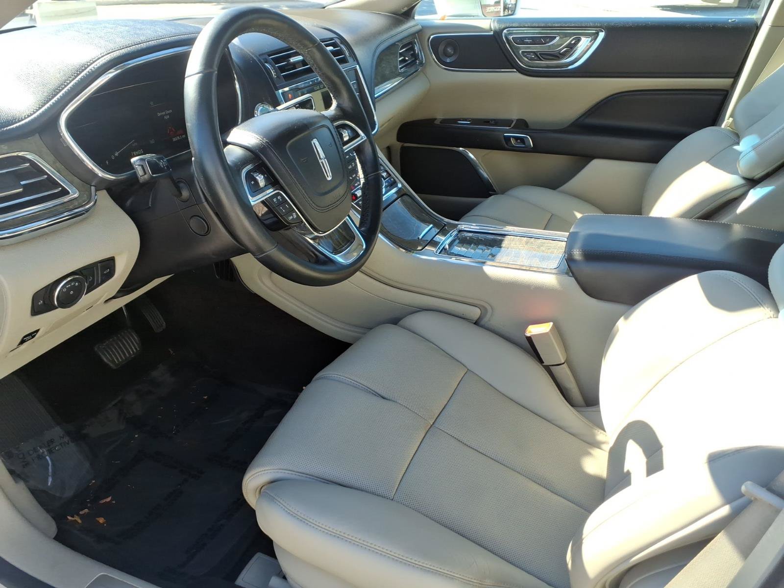 Used 2018 Lincoln Continental Reserve FWD image 9