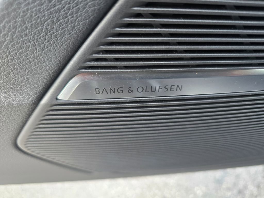 Used 2025 Audi Q8 Prestige w/ Prestige Package image 28