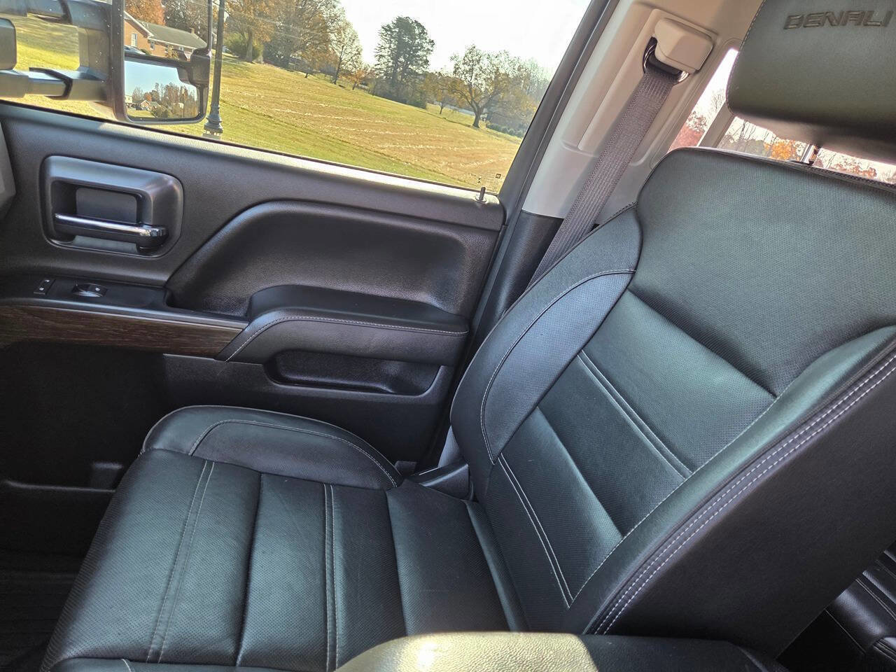 Used 2019 GMC Sierra 2500 Denali image 12