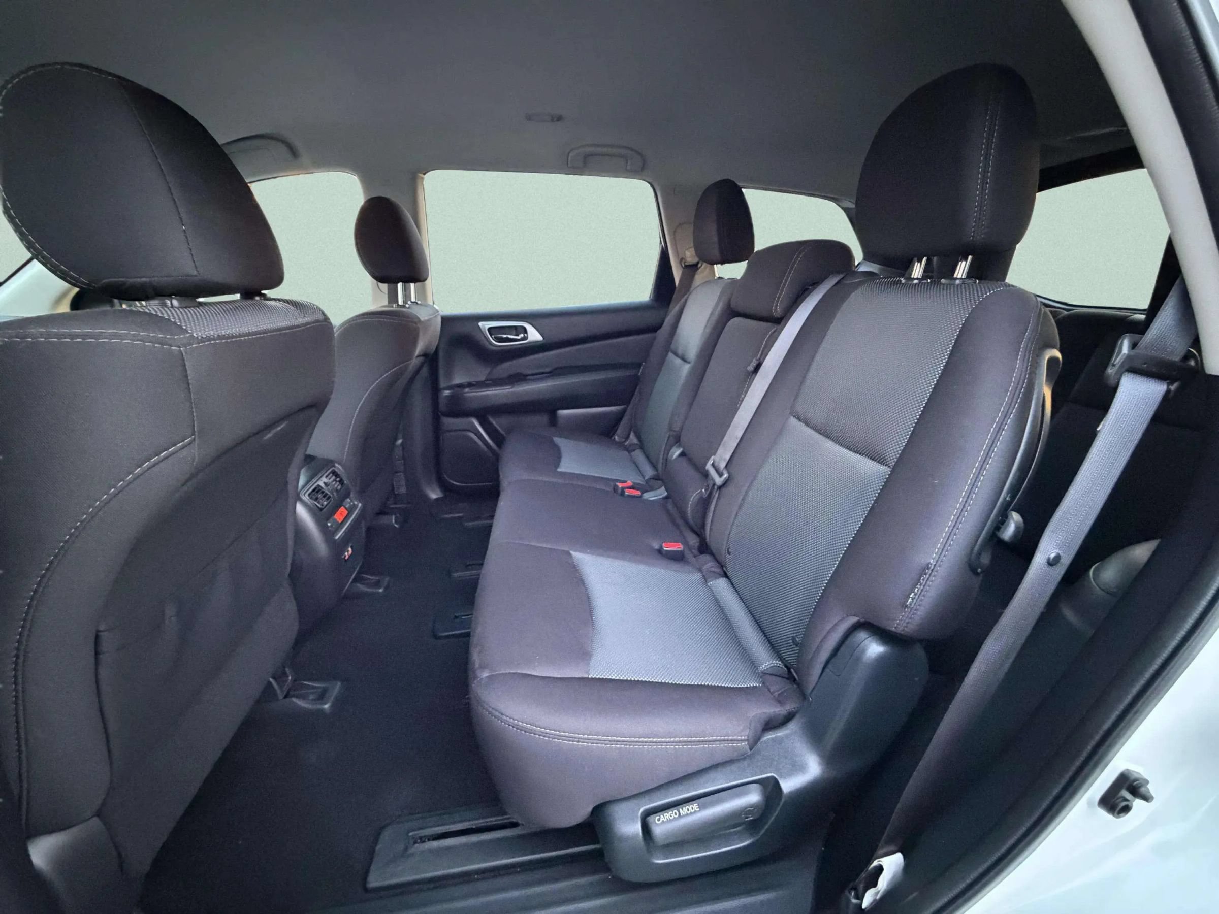 Used 2020 Nissan Pathfinder S AWD/4WD image 19