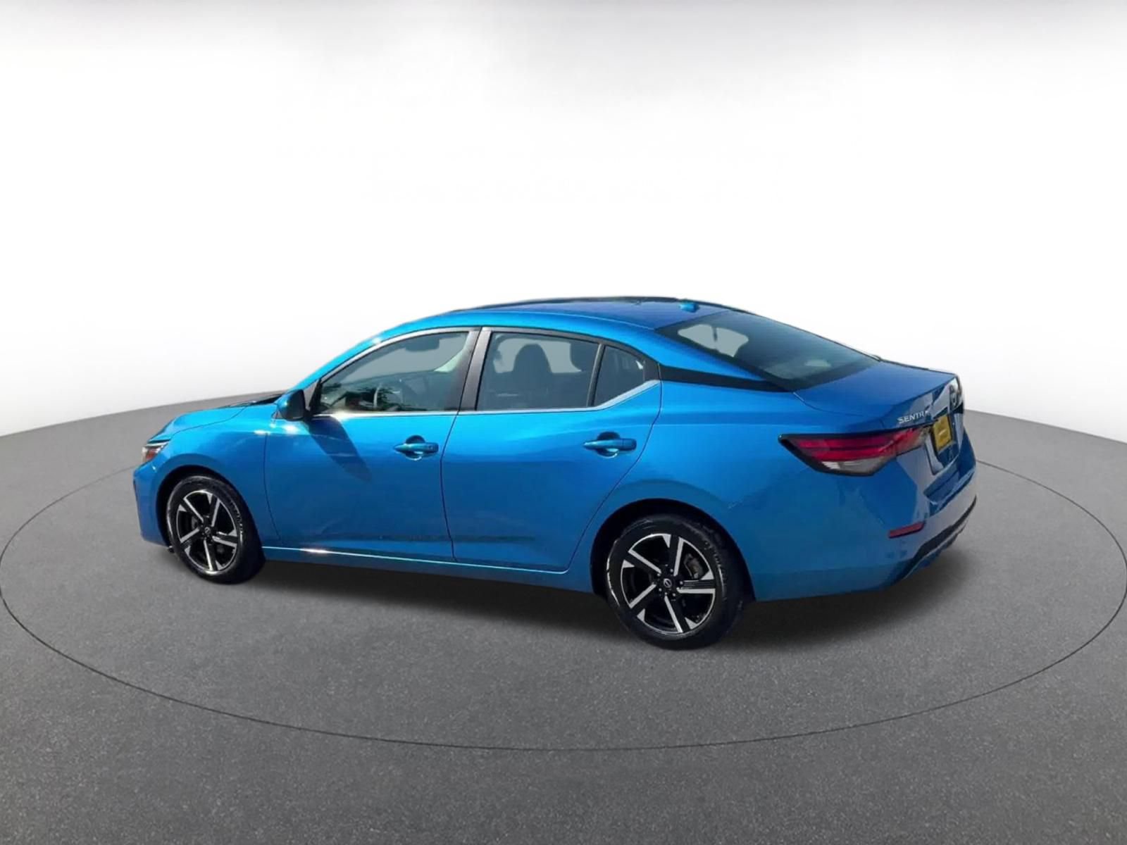 Used 2025 Nissan Sentra SV FWD image 10