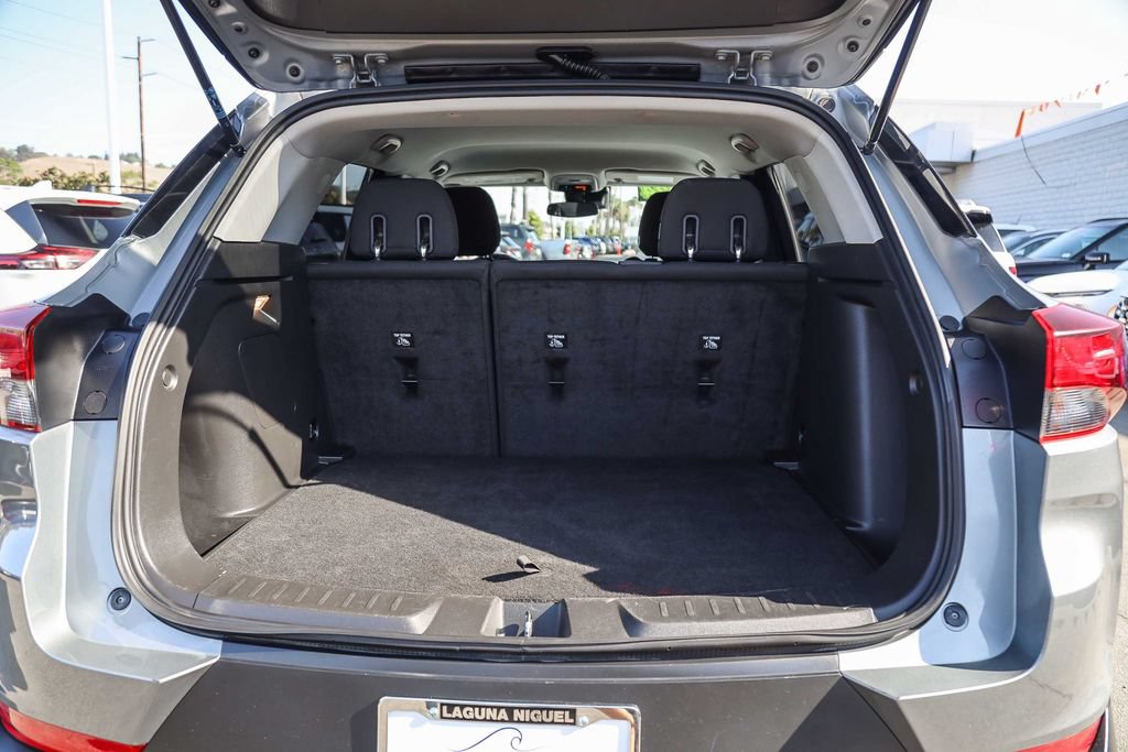 Used 2024 Chevrolet TrailBlazer LT FWD image 25