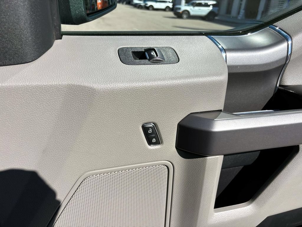 Used 2019 Ford F150 XLT w/ Equipment Group 302A Luxury AWD/4WD image 15