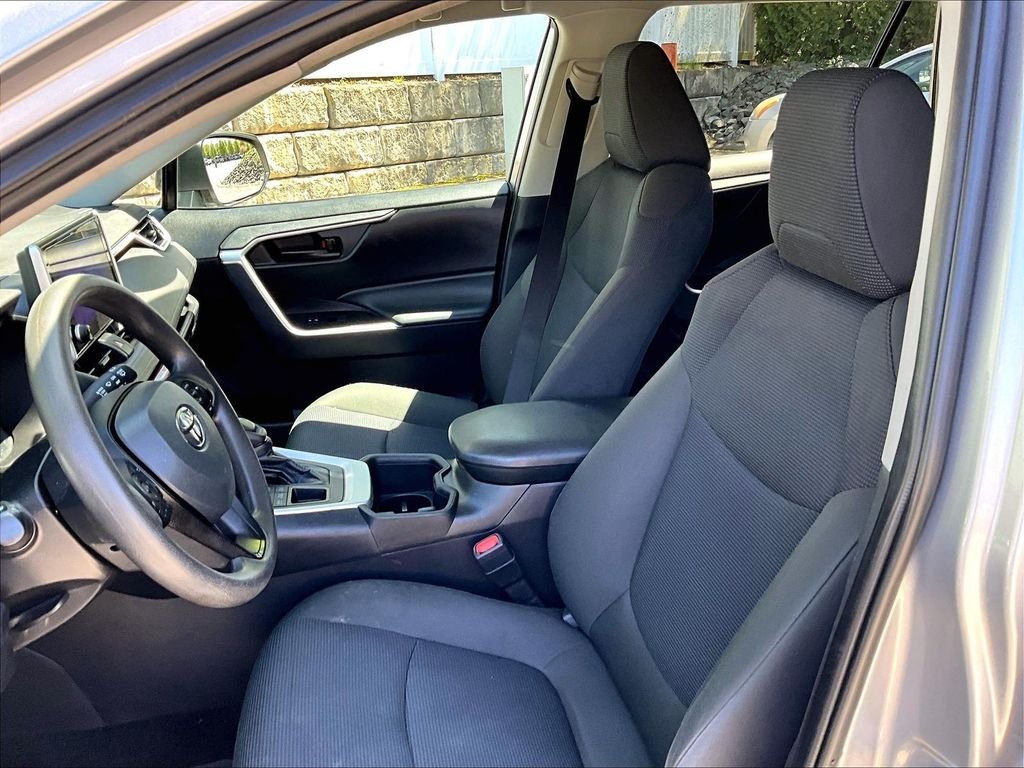Used 2024 Toyota RAV4 LE AWD/4WD image 10