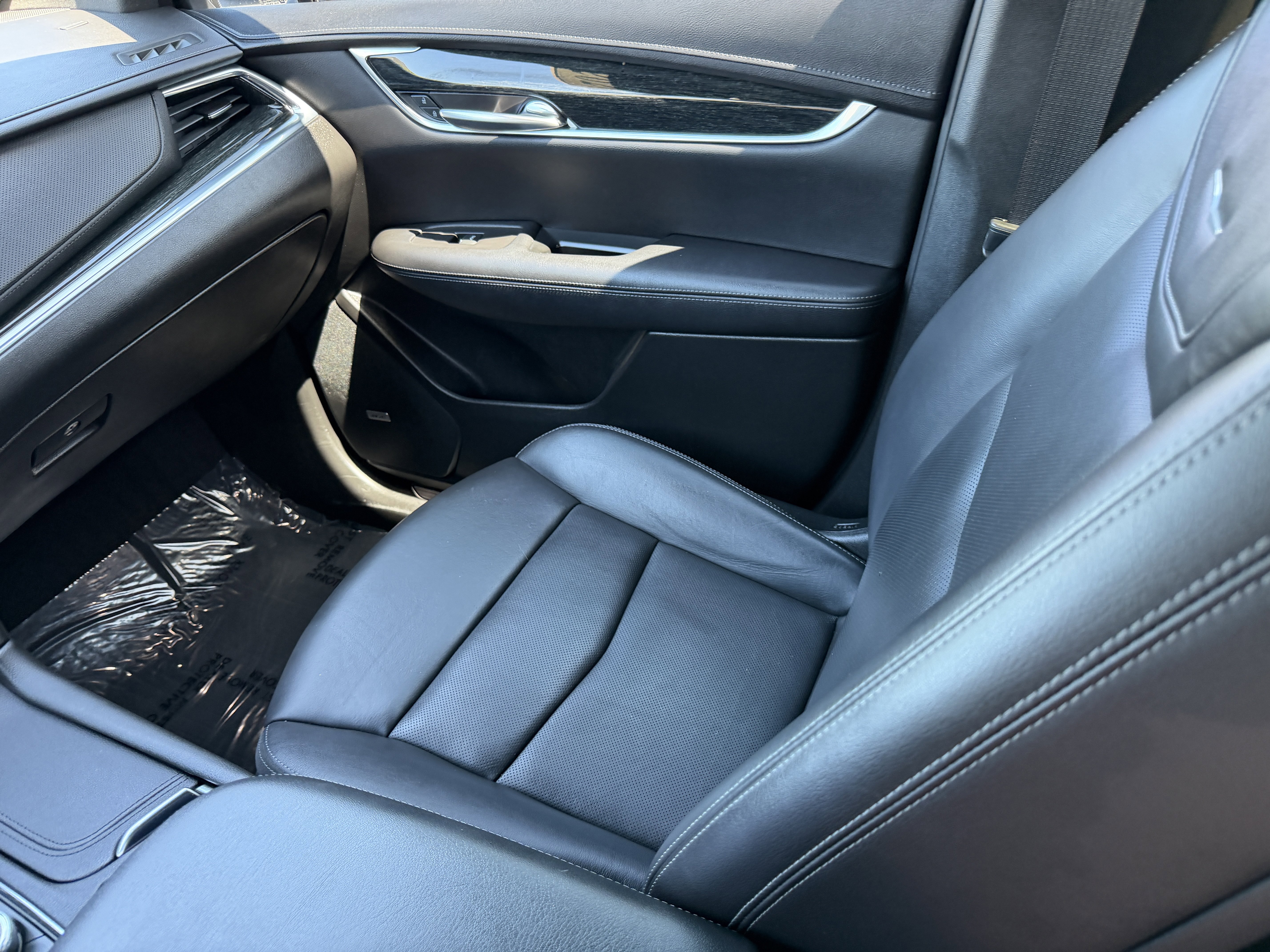 Used 2020 Cadillac XT5 Premium Luxury FWD image 15