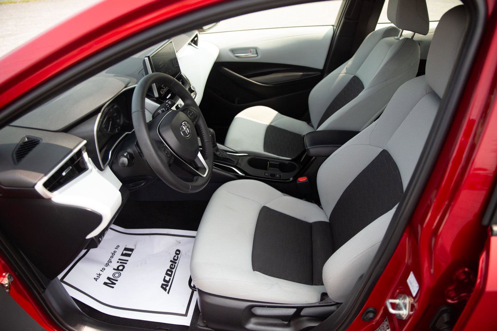 Used 2025 Toyota Corolla SE image 19