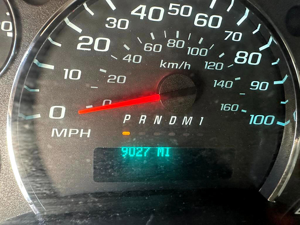 Used 2024 Chevrolet Express 2500 w/ Driver Convenience Package image 18