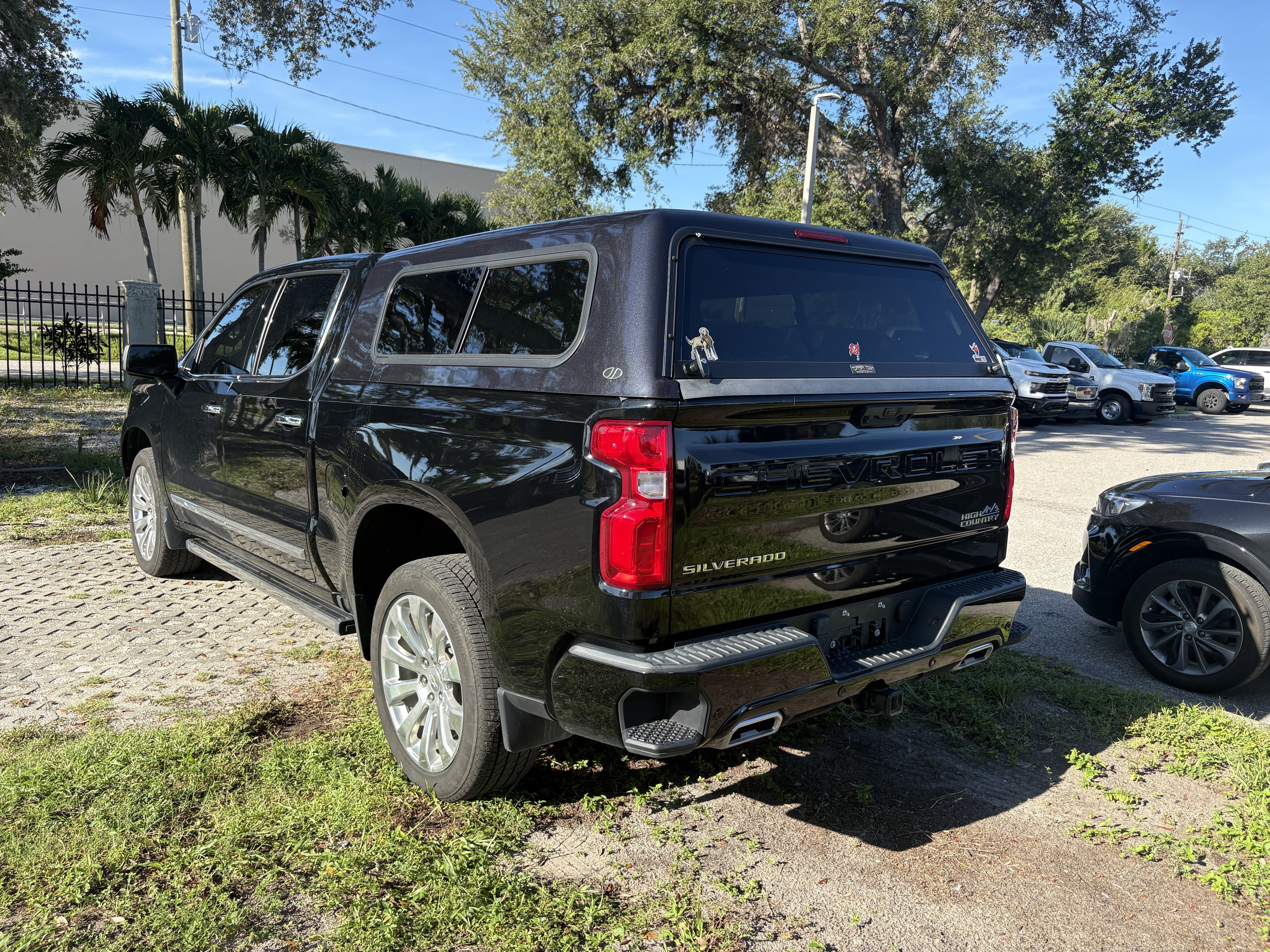 Certified 2024 Chevrolet Silverado 1500 High Country AWD/4WD image 5