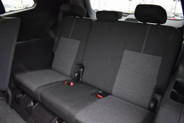 Used 2025 GMC Acadia Elevation image 22