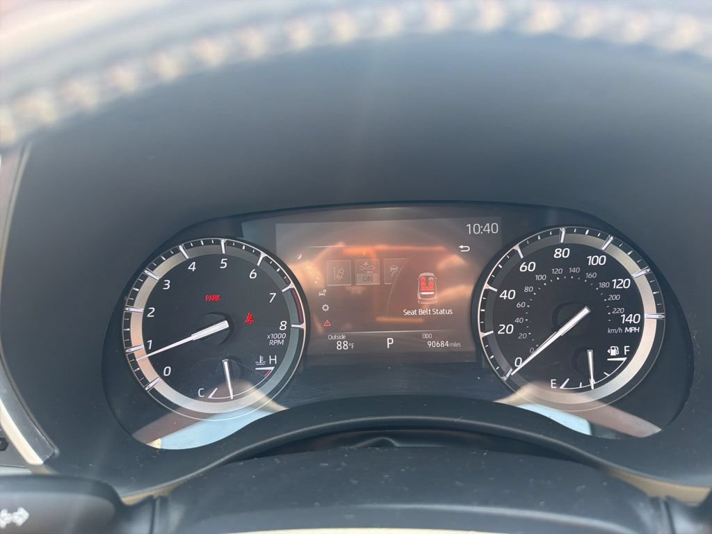 Used 2021 Toyota Highlander XLE FWD image 16