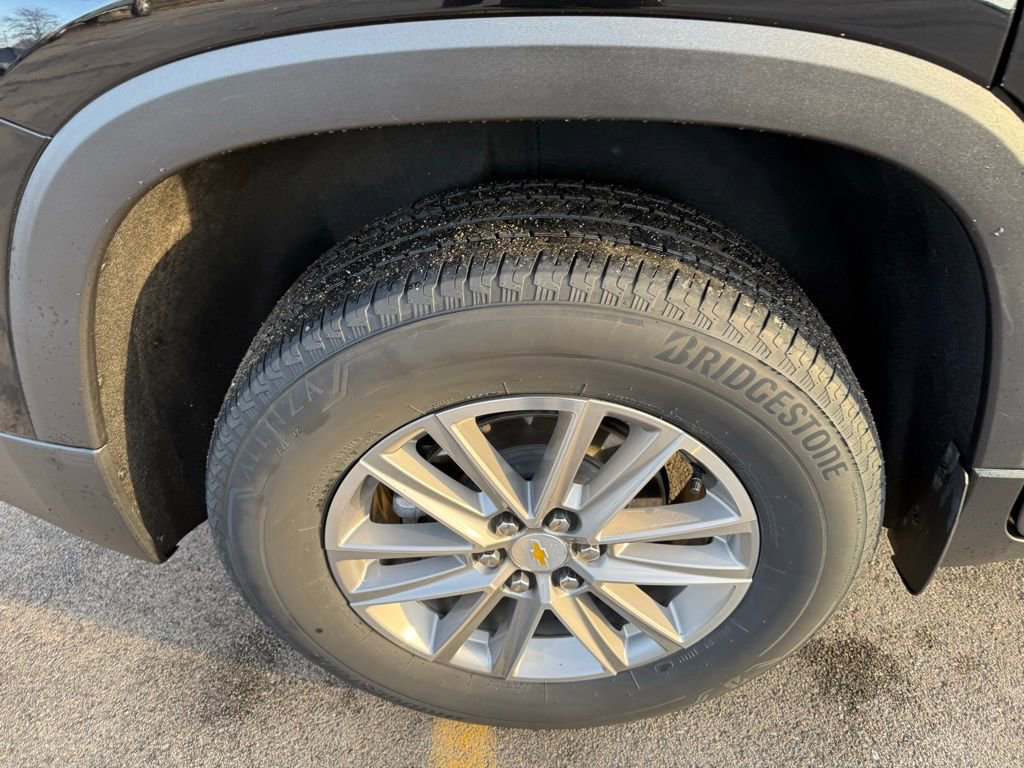 Used 2023 Chevrolet Traverse LT w/ Rear Camera Mirror Package image 41