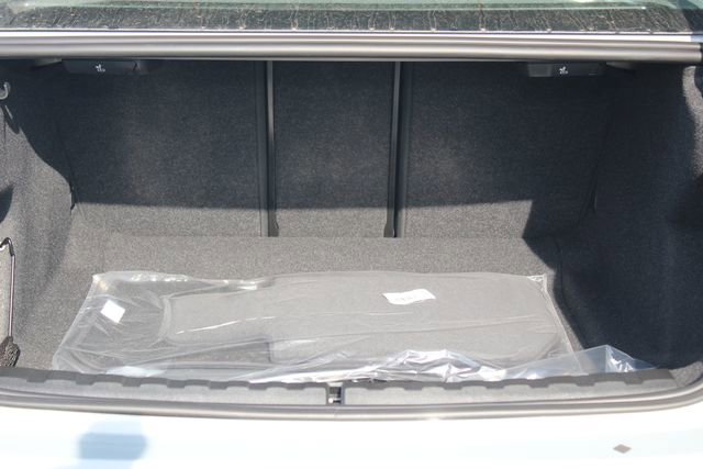 New 2026 BMW 330i xDrive Sedan w/ M Sport Package image 8